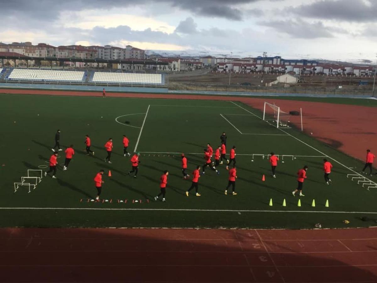 Kars 36 Spor hazırlıklarını s&uuml;rd&uuml;r&uuml;yor