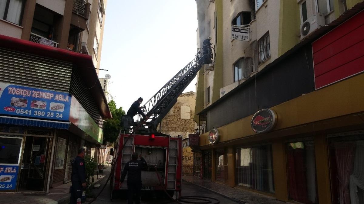 Antalya&rsquo;da korkutan yangın