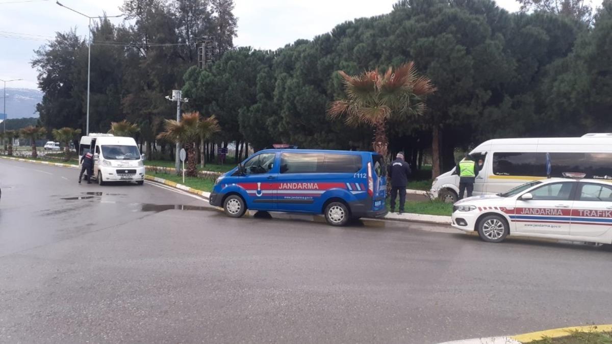 İzmir&rsquo;de huzur ve g&uuml;ven operasyonu: 25 kişi yakalandı