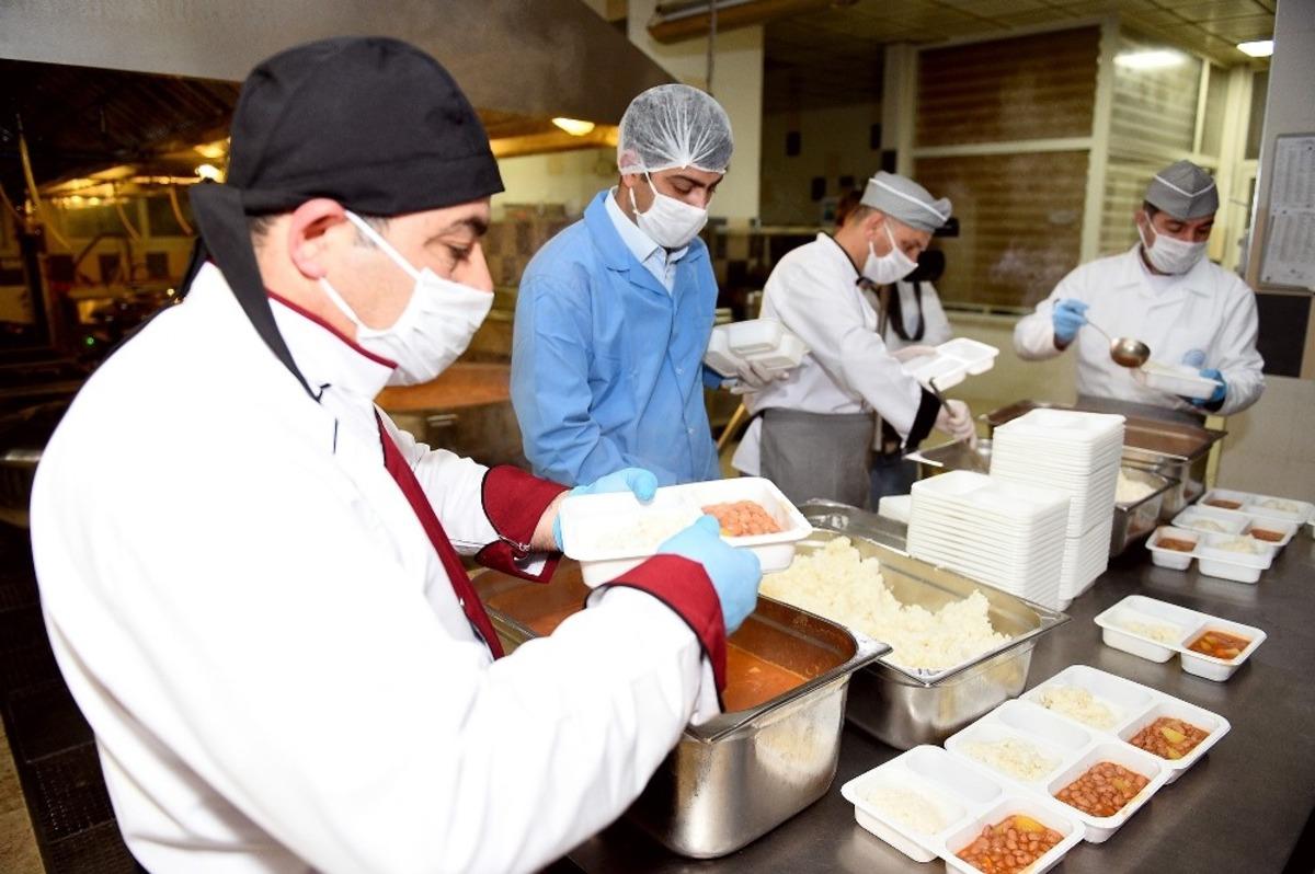 Seyhan&rsquo;da hi&ccedil; kimse a&ccedil; ve a&ccedil;ıkta kalmayacak