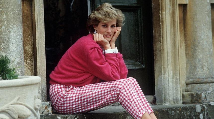 İngiltere Kraliyet Ailesi'nin garip ve ayrıcalıklı d&uuml;nyası