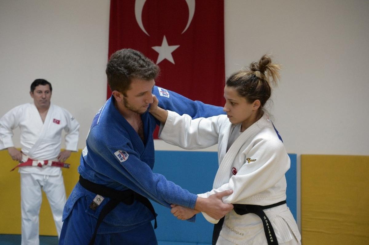 Osmangazili judocular tatamide zirveye &ccedil;ıkacak