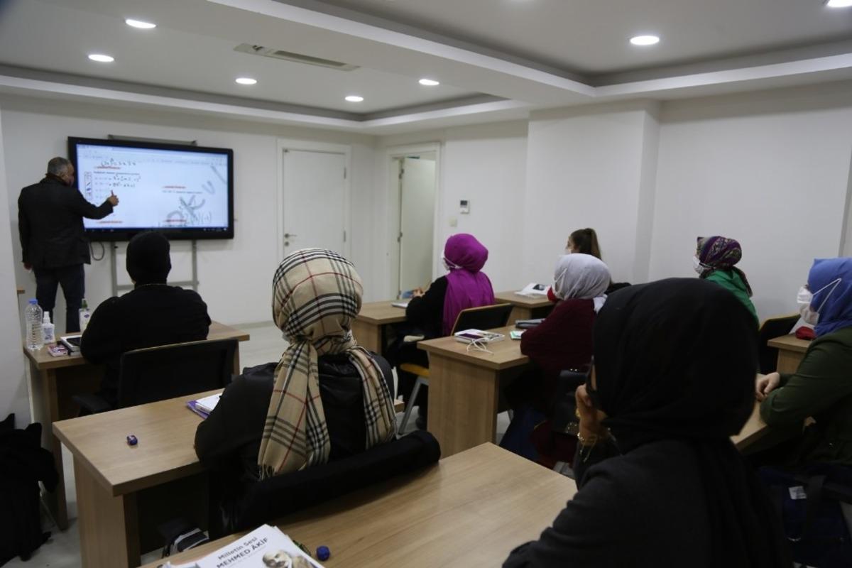 Haliliye Belediyesi gen&ccedil;lere fırsatlar oluşturuyor