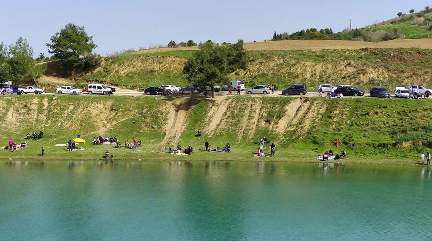 Pandemi bile engelleyemedi! Sıcağı gören piknik alanlarına akın etti