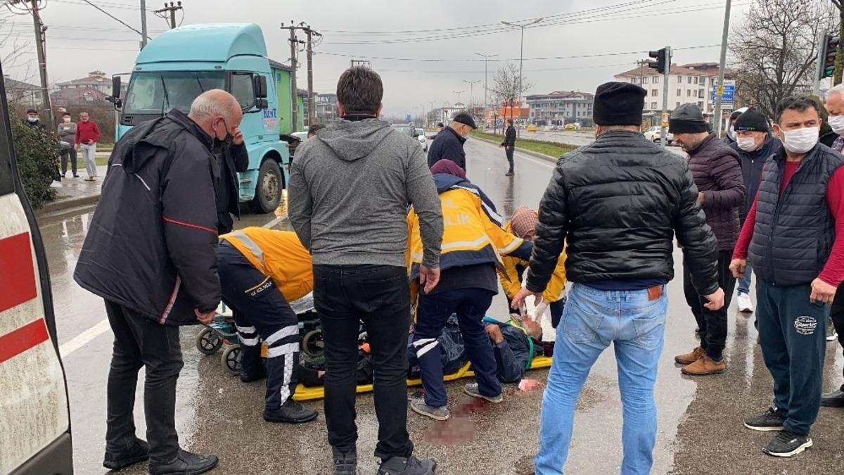 Bisikletiyle karşıya ge&ccedil;en adama otomobil &ccedil;arptı