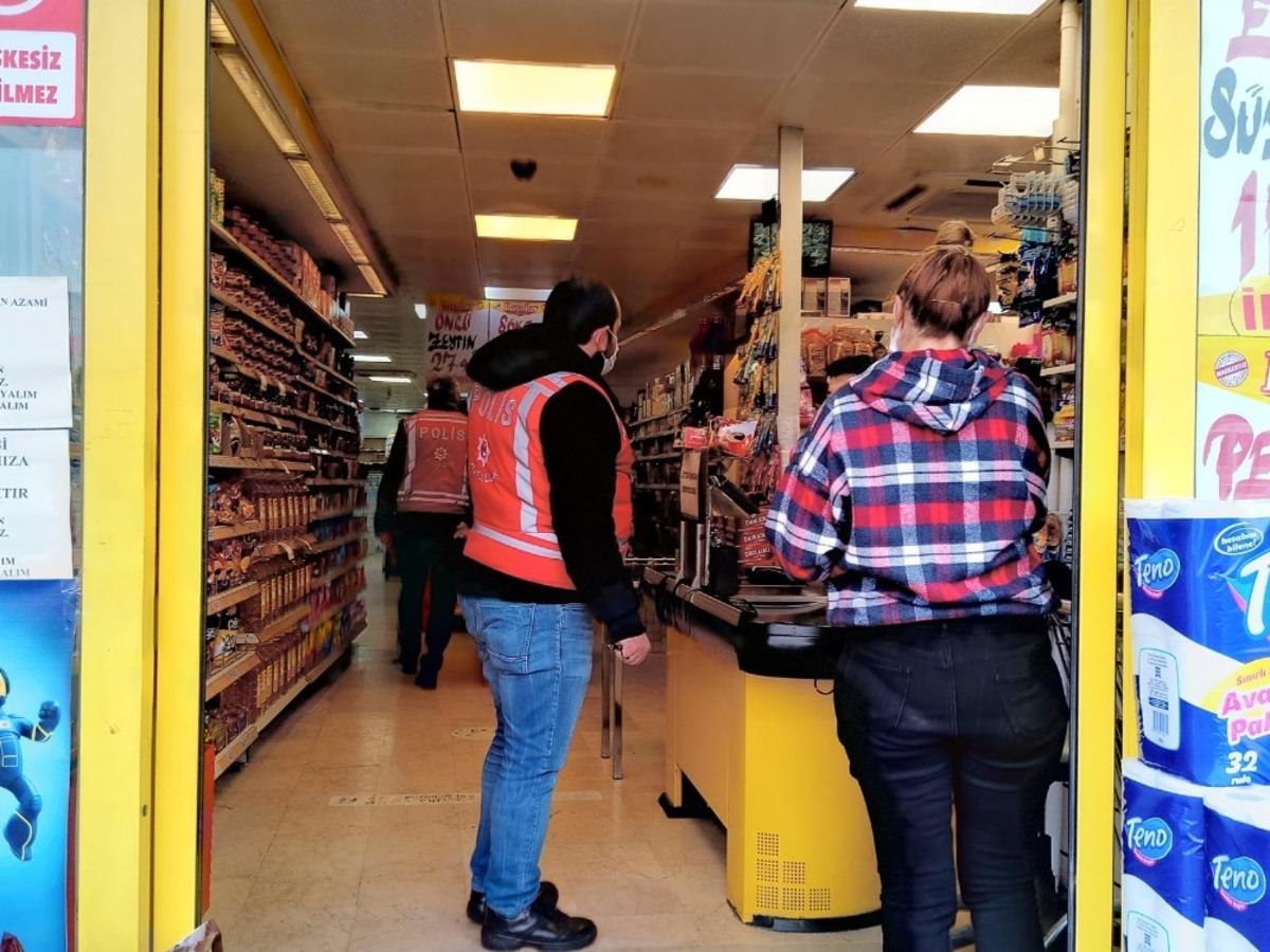 Ekiplerden sosyal mesafe ve maske denetimi