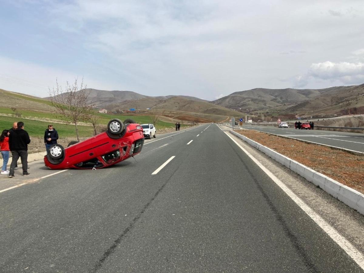 Otomobil ters d&ouml;nd&uuml;, s&uuml;r&uuml;c&uuml; yara almadan kurtuldu