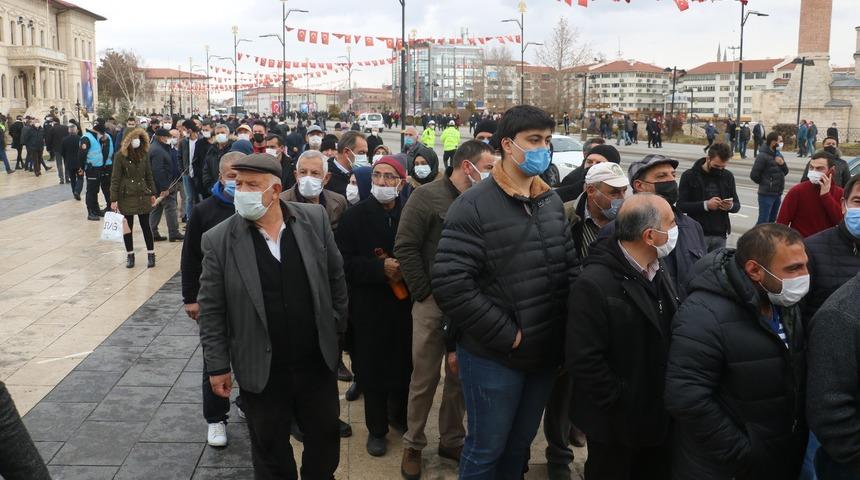Nevruz kutlamasında endişelendiren görüntü!