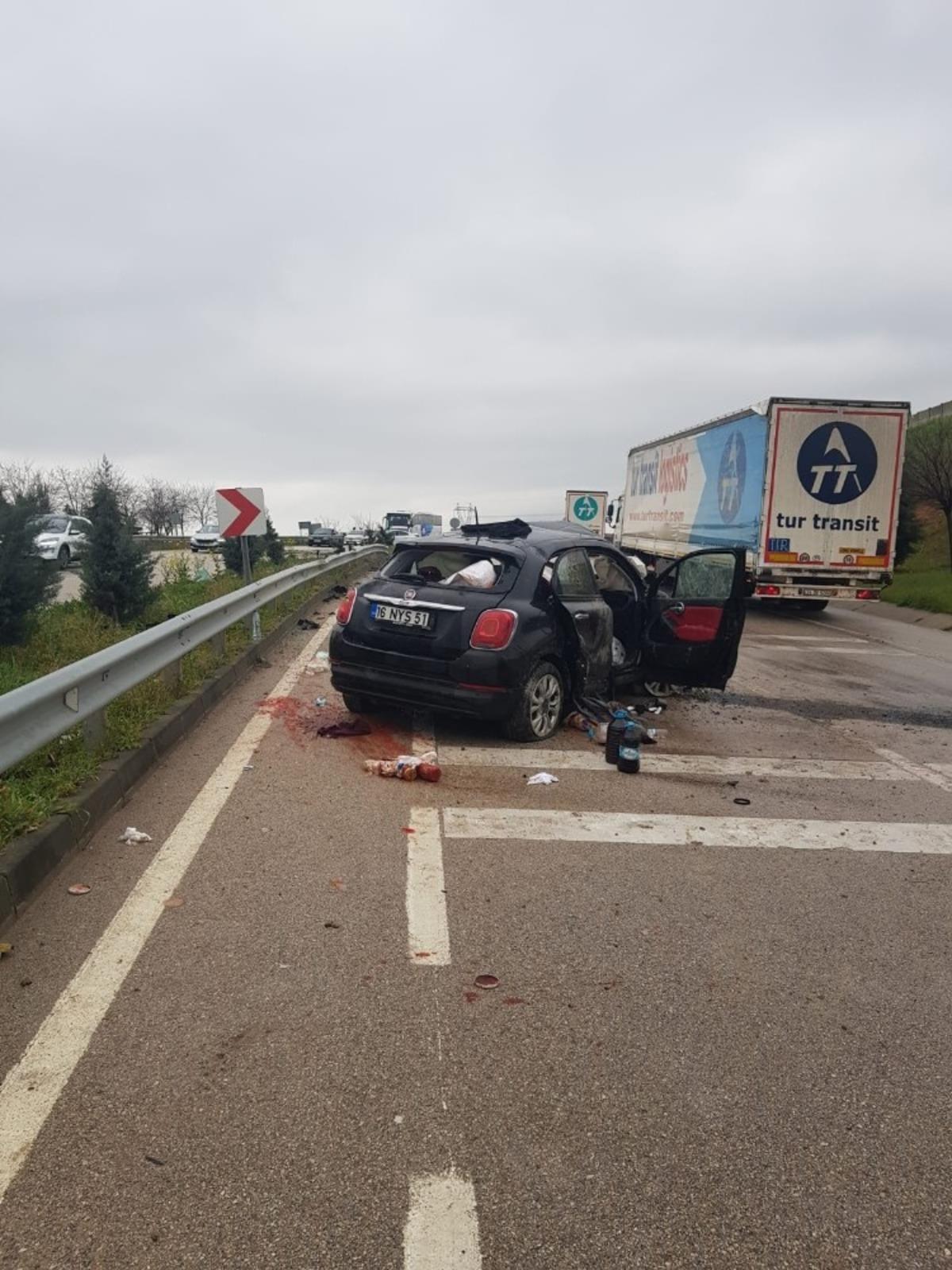 Karacabey&rsquo;de trafik kazası: 2 yaralı