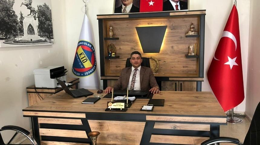 Kamyoncular ve tırcılar kontak kapatıyor