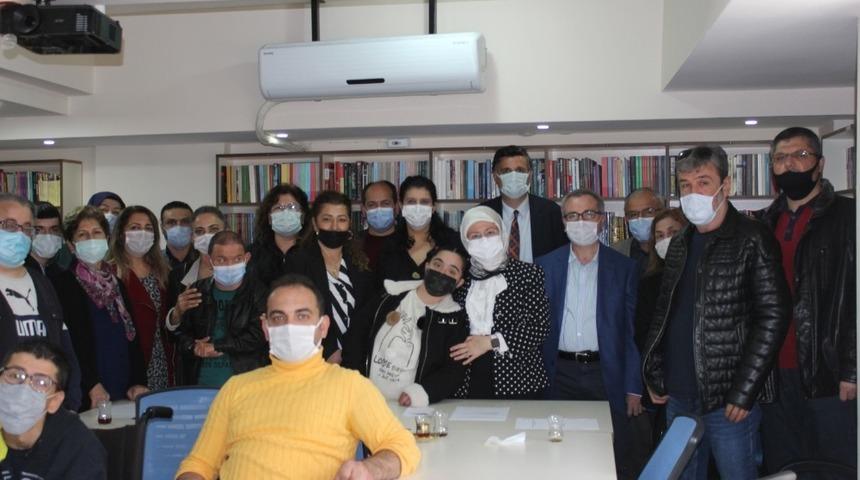 Beyazay Derneği kongreye gitti; Başkan Pilevneli g&uuml;ven tazeledi