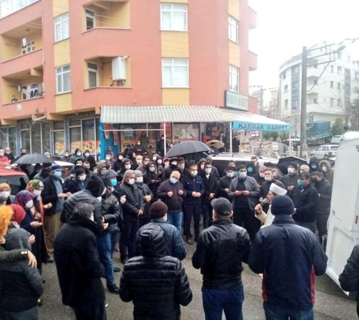 Tırdan d&uuml;şen iş&ccedil;i kaldırıldığı hastanede yaşam savaşını kaybetti