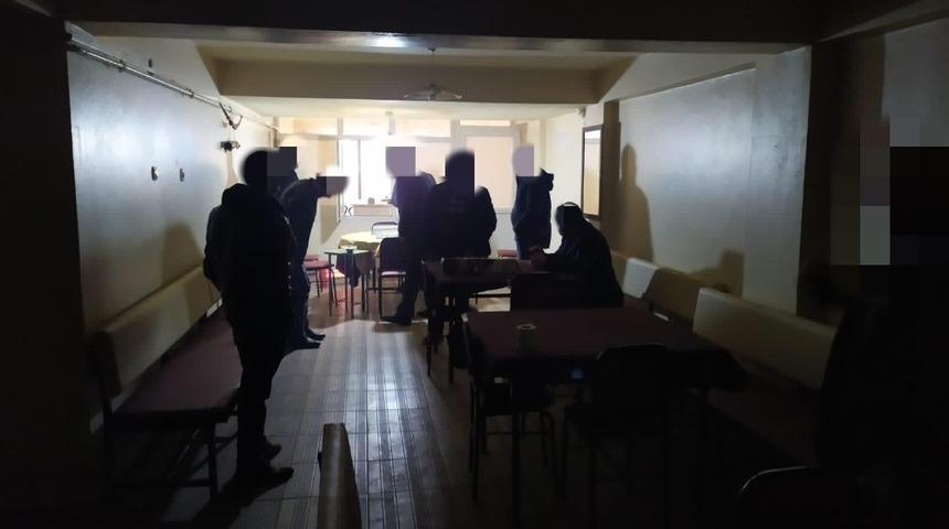 Korona vir&uuml;s tedbirlerini hi&ccedil;e saydılar, cezadan ka&ccedil;amadılar