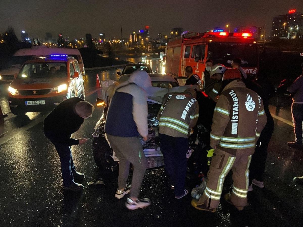 TEM Otoyolu&rsquo;nda kaza: 3 yaralı