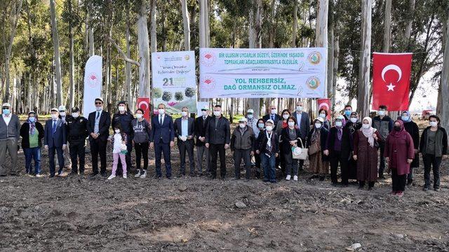 Yaşlılar Haftası’nda Tarsus’ta ağaç dikildi