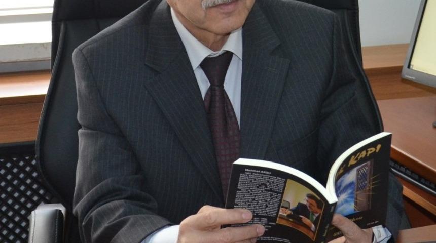 Şair Aksu&rsquo;nun 3 kitabı okuyucularıyla buluştu