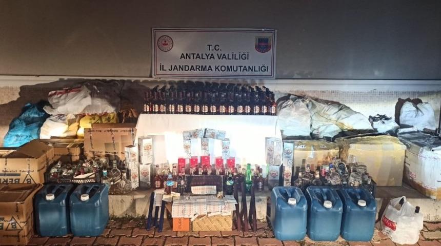 Oto yıkamacıya ka&ccedil;ak alkol baskını: 2 g&ouml;zaltı