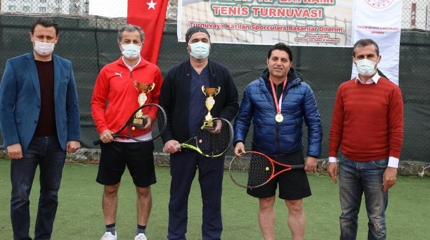 Doktor ve kadınlara özel tenis turnuvası yapıldı