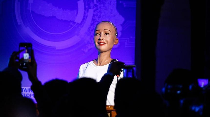 Robot Sophia NFT çılgınlığına katıldı! Açık artırmaya hazırlanıyor