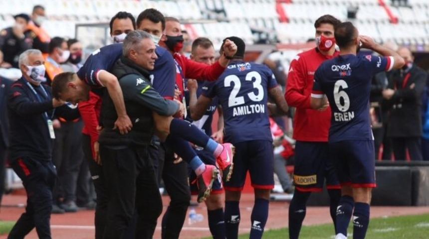 Antalyaspor, Süper Lig'de 8 hafta sonra kazandı