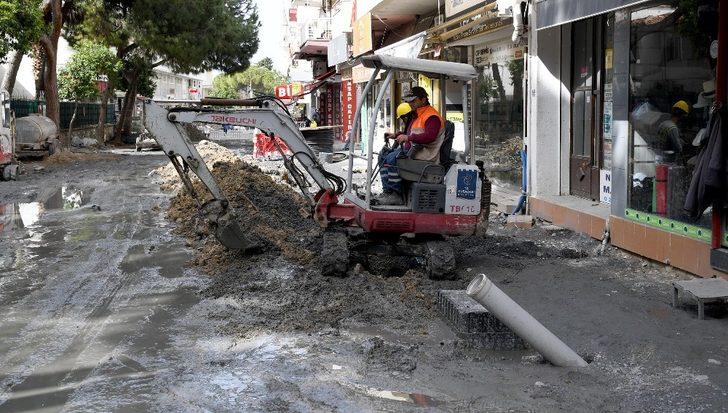 Kahramanlar Caddesi’nde yenileme çalışmaları sürüyor G3
