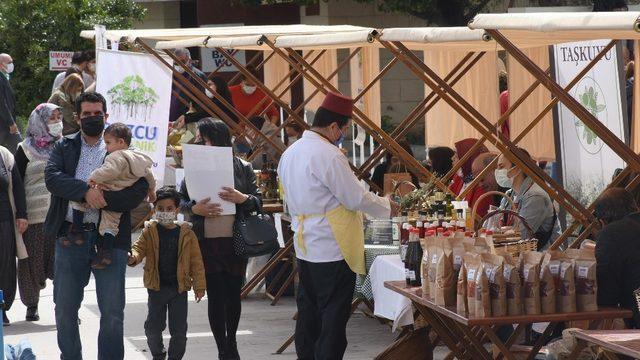 Yeryüzü pazarı yeniden kuruldu