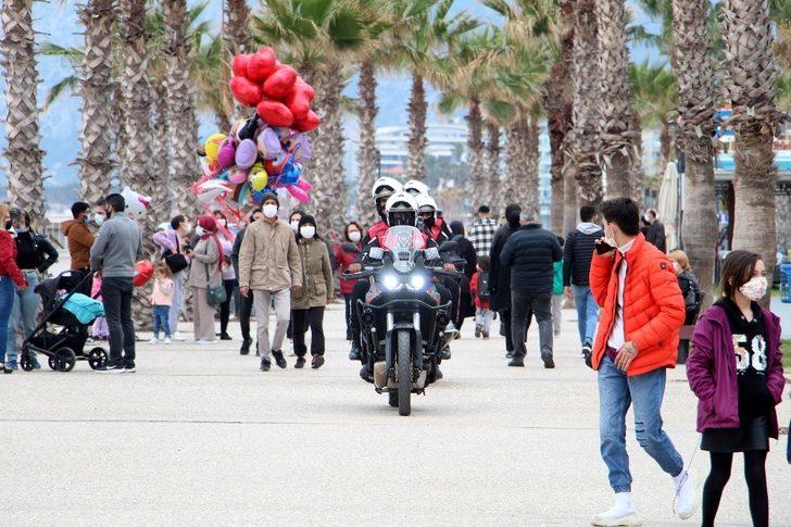 32 saatlik sokağa çıkma kısıtlamasına uymayan 286 kişiye 789 bin TL ceza G3