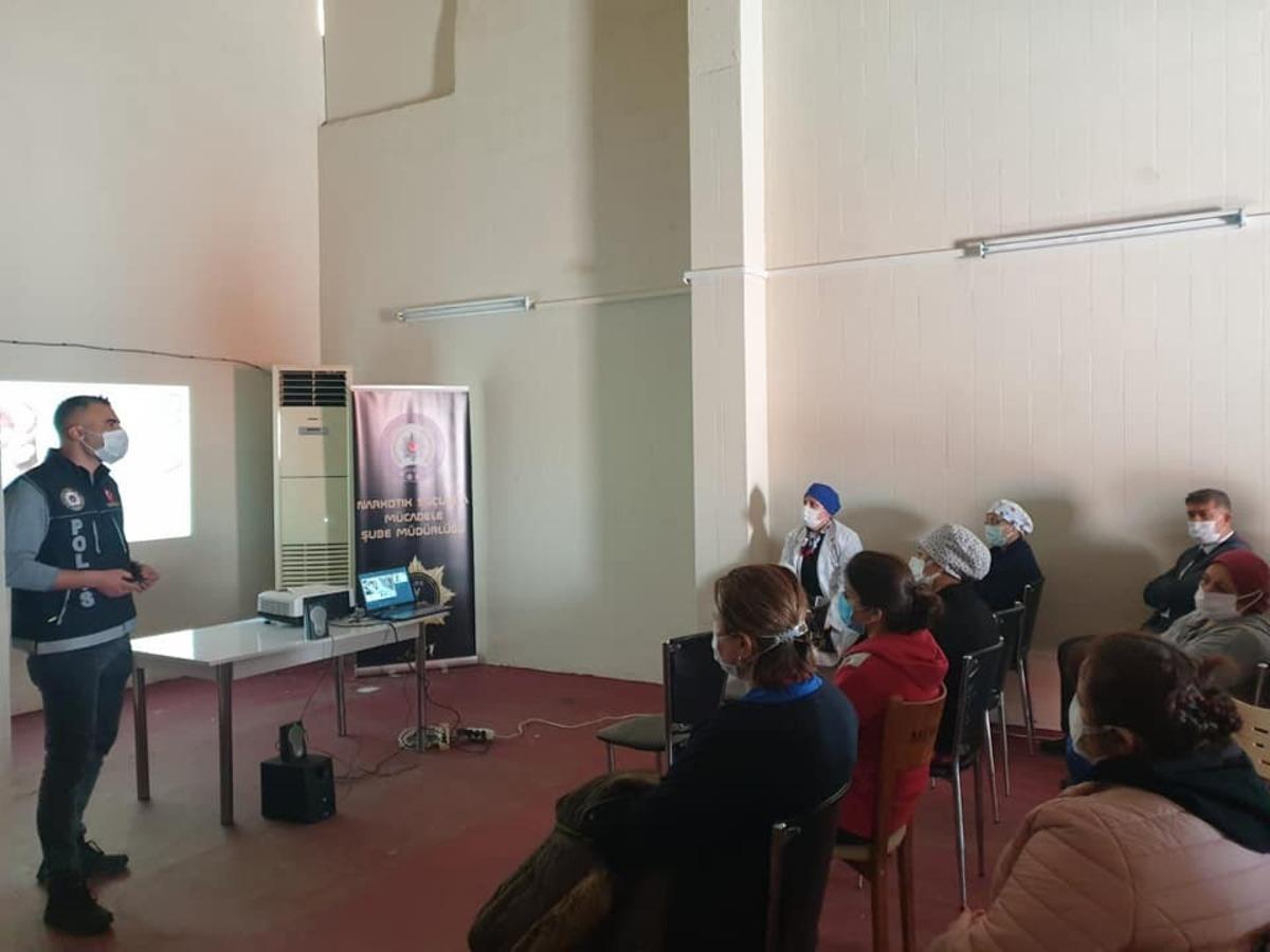 Hastane &ccedil;alışanlarına uyuşturucu ile m&uuml;cadele eğitimi verildi