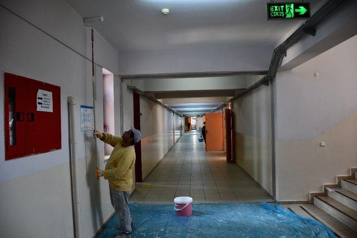 Konyaaltı’nda okullar yenileniyor G2