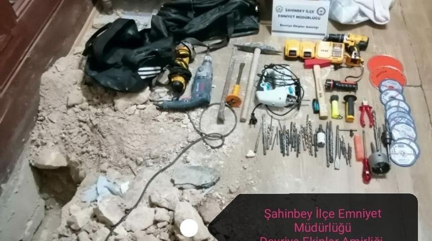 Kuyumcuyu soymaya &ccedil;alışırken su&ccedil;&uuml;st&uuml; yakalandı