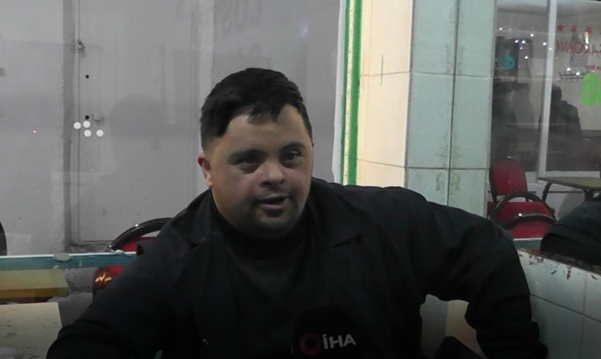 Down sendromlu  Ramazan G&uuml;l, &ccedil;alışkanlığı ile herkese &ouml;rnek oluyor