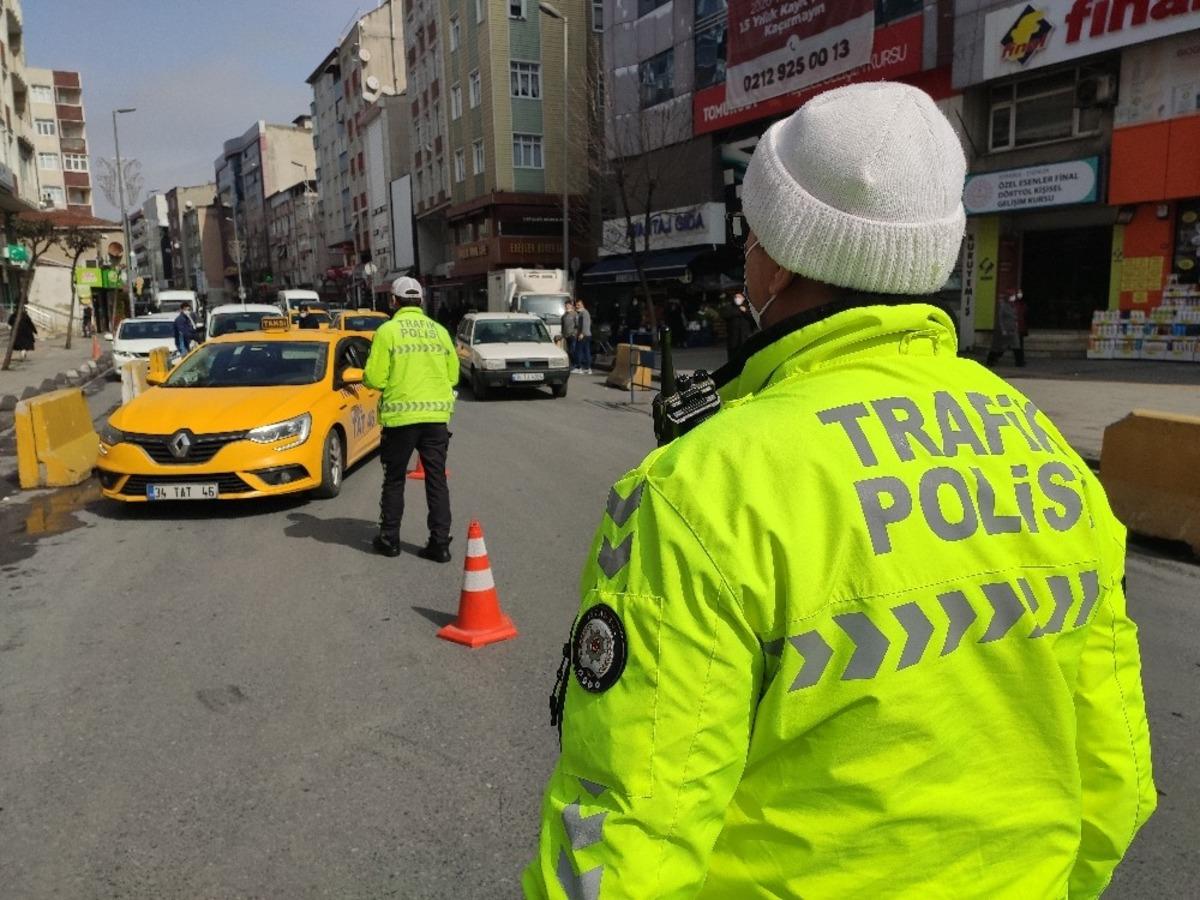 Esenler&rsquo;de toplu taşıma ara&ccedil;larına korona vir&uuml;s denetimi