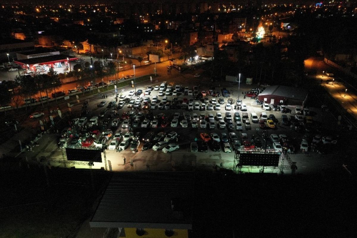 A&ccedil;ık havada derbi keyfine yoğun ilgi