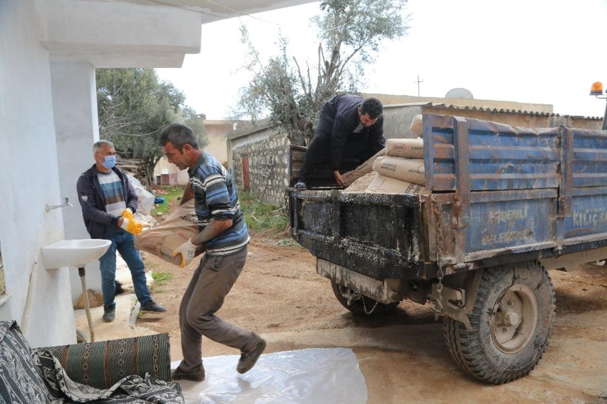 Erdemli&rsquo;de fırtınanın yaraları sarılıyor