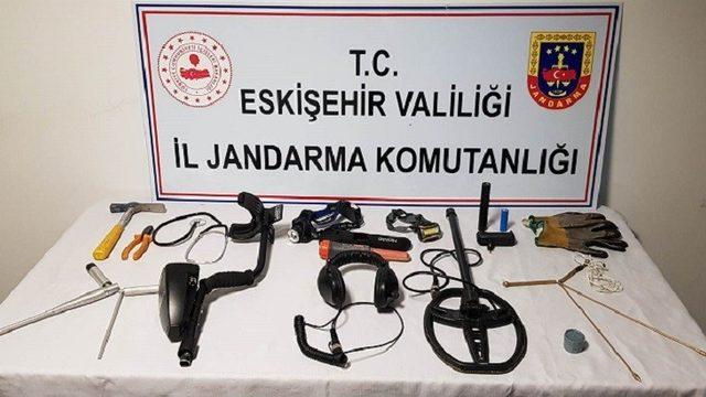 Kaçak definecilere jandarmadan suçüstü