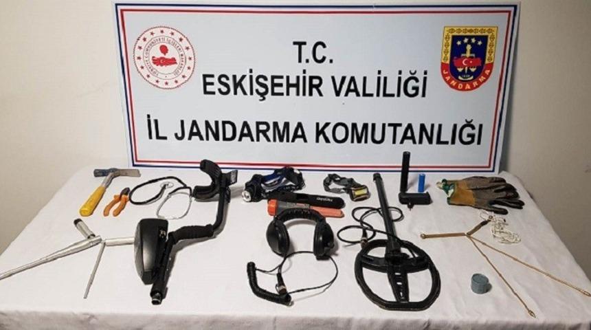 Kaçak definecilere jandarmadan suçüstü