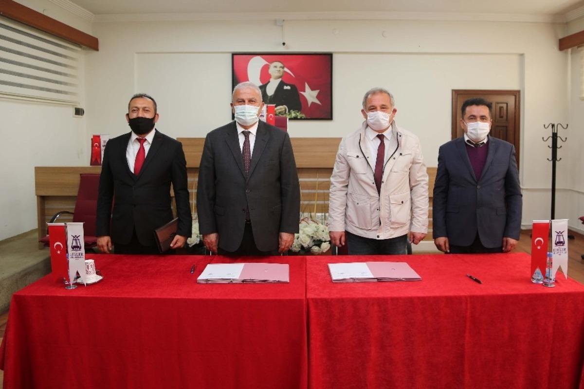 Başkan Atay&rsquo;dan lise &ouml;ğrencilerine destek