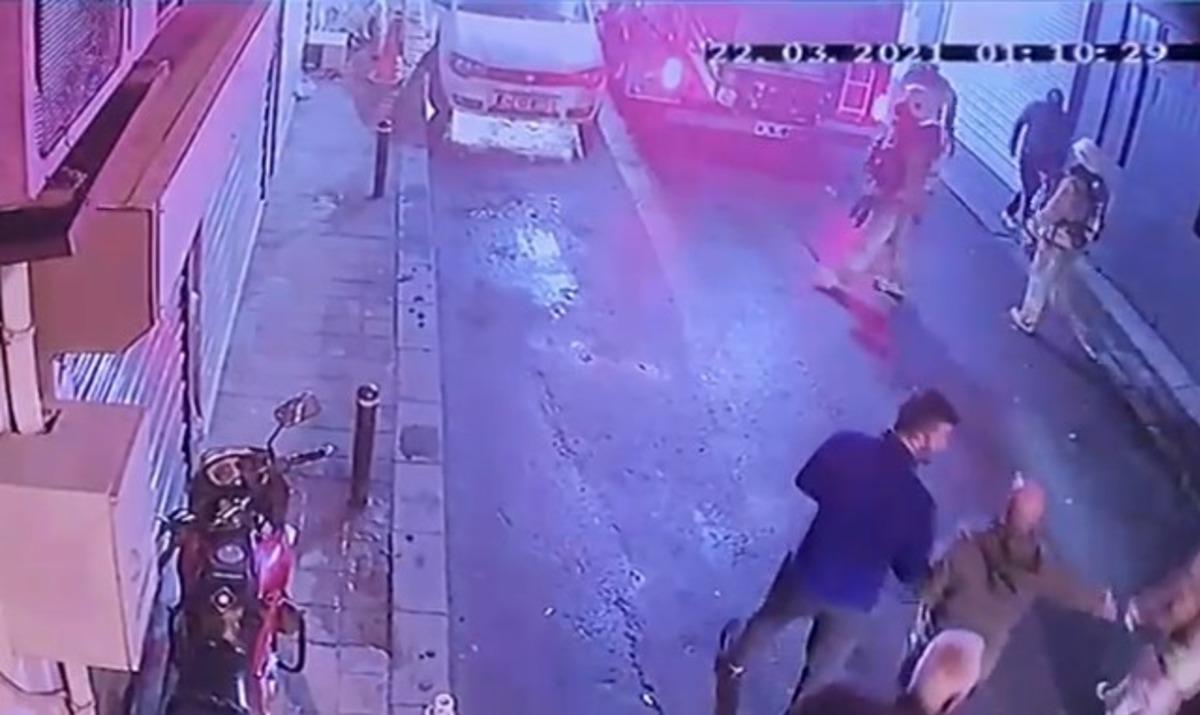 (&Ouml;zel) Şişli&rsquo;de lastik deposunda yaşanan patlama anı kamerada