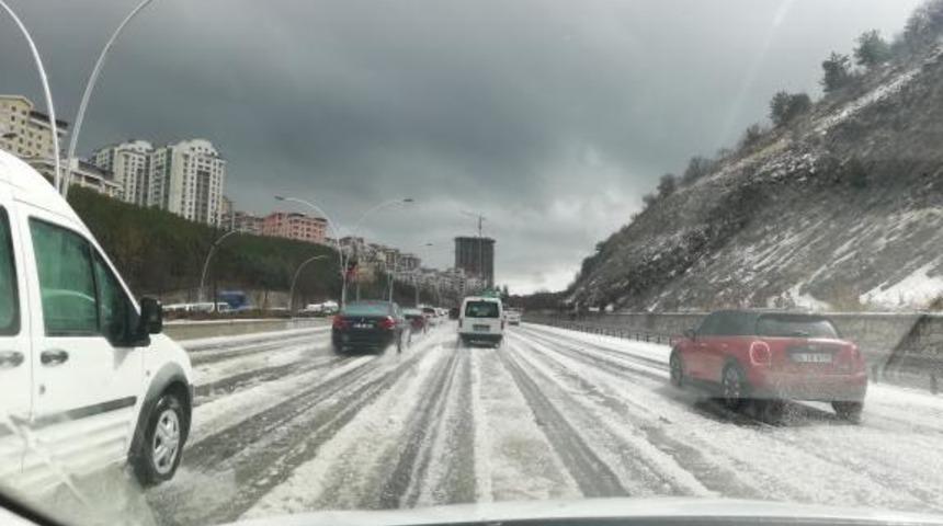 Son Dakika: Ankara ve İstanbul'da dolu yağdı