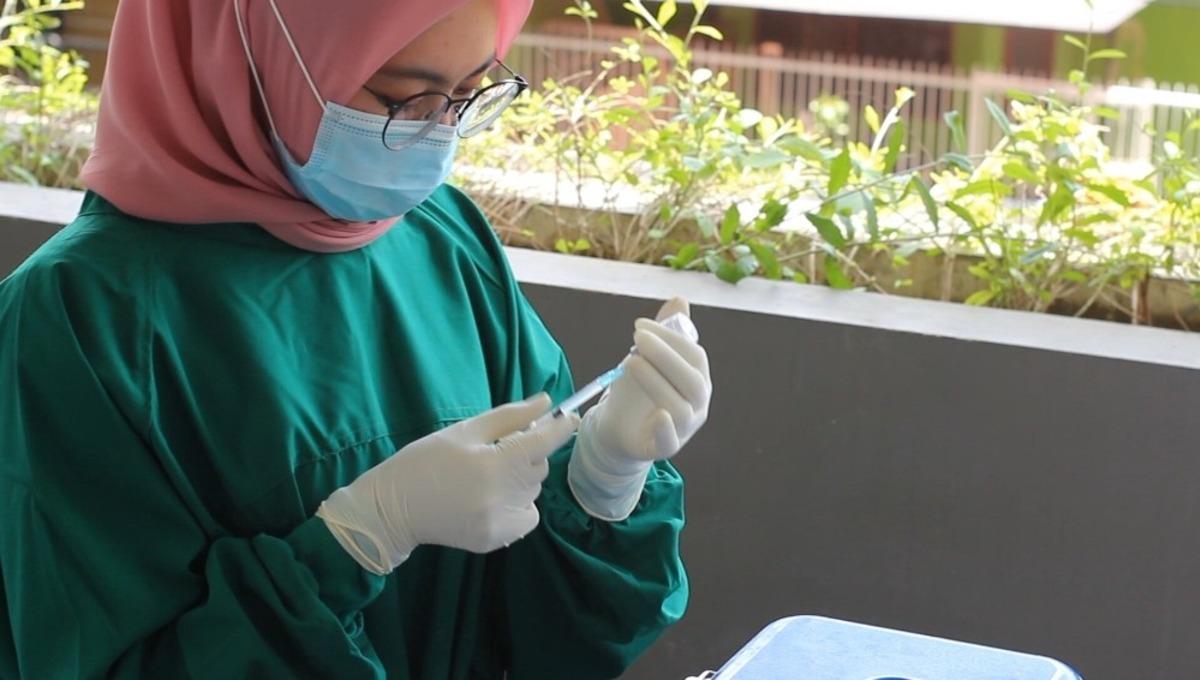 Endonezya&rsquo;da 5 milyondan fazla kişiye korona aşısı yapıldı