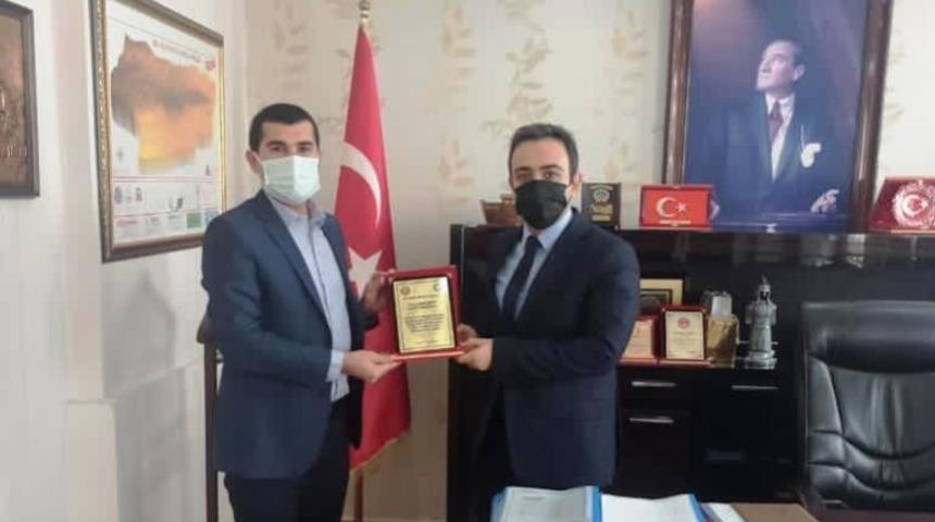 Sağlık-Sen Şırnak Şube Başkan Yardımcısı Yal&ccedil;ın, İdil Kaymamı &Ouml;zsoy ile g&ouml;r&uuml;şt&uuml;