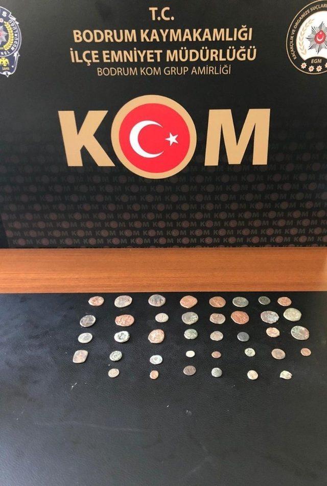 Bodrum’daki operasyonlarda kaçak içki ve tarihi eser ele geçirildi