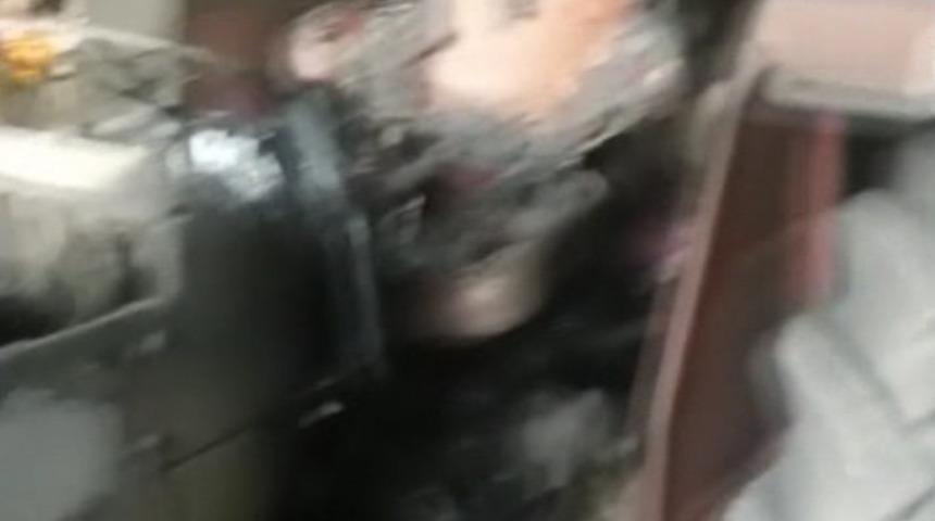 Fare kabloları kemirdi, &ccedil;ift&ccedil;inin trakt&ouml;r&uuml; yandı