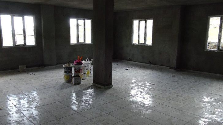 Gercüş’te modern taziye evi ve Kur’an kursu yapımı sürüyor G3