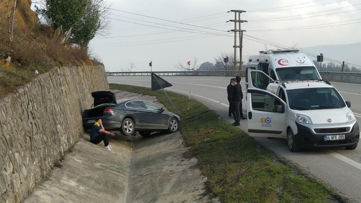 Kanala u&ccedil;an otomobil s&uuml;r&uuml;c&uuml;s&uuml; şoka girdi