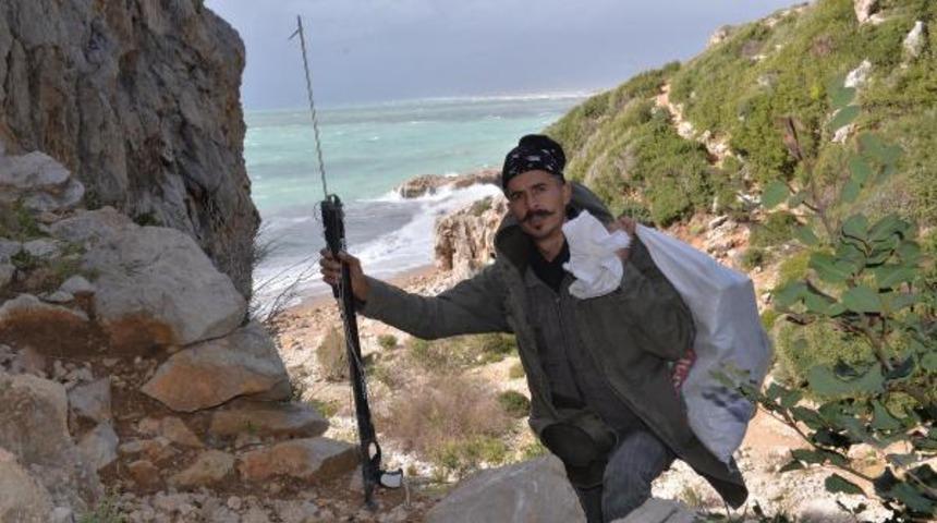 Şehir hayatını bırakıp dağ evine yerleşti, balık tutarak haftada 2 bin lira kazanıyor