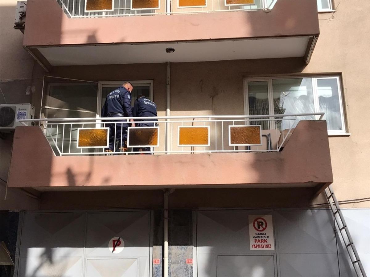 &lsquo;Annem intihar edebilir&rsquo; dedi, itfaiye camı kırıp i&ccedil;eri girdi