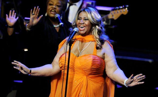 Aretha Franklin 2012'de bir konserde.