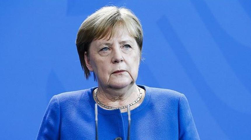 Merkel'den üçüncü dalga uyarısı: Yeni bir salgın olduğunu da söyleyebiliriz