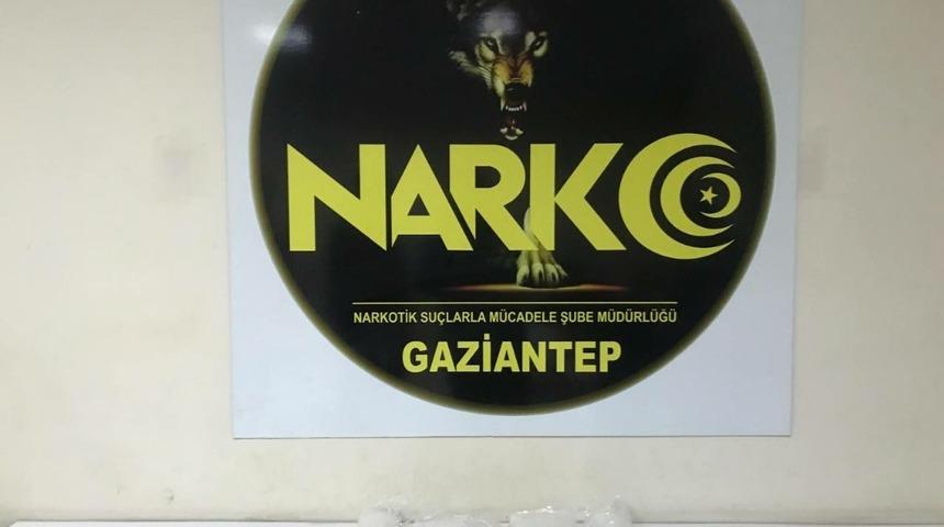 Yolcu otob&uuml;s&uuml;nde uyuşturucu ele ge&ccedil;irildi